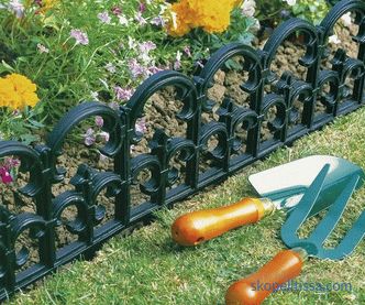 Meja za gredice - foto ideje, kako narediti okrasno ograjo za rože