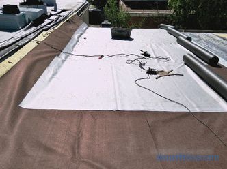 Popravilo ravnih streh: uporabljeni materiali in tehnologije