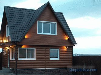 Streha, lesen zatrep, dekoracija zabata in mansardna streha zasebne hiše