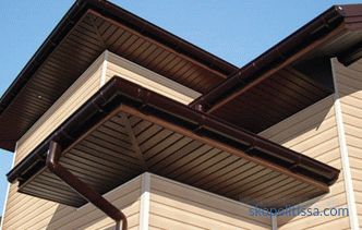 Možnosti vložitve previsov strehe s soffit, folije ali plastike, fotografijo, video