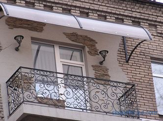 zasteklitev balkonov s streho na ključ, cena v Moskvi