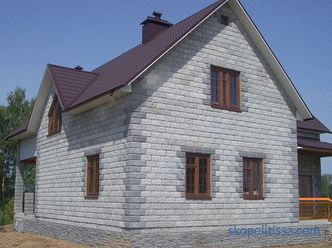 Katera hiša je cenejša za gradnjo - leseni ali penasti bloki: analiza trenutnih predlogov